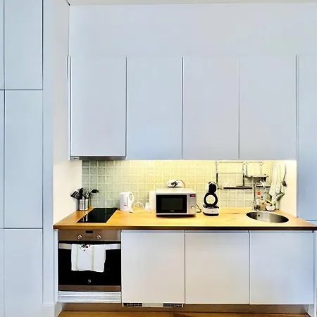Alfama Modern Cosy